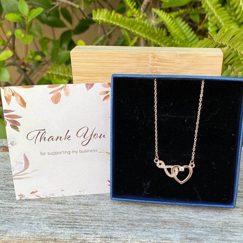 NIB New Infinity & Heart Rose Gold Interlocking Necklace Gift Set.